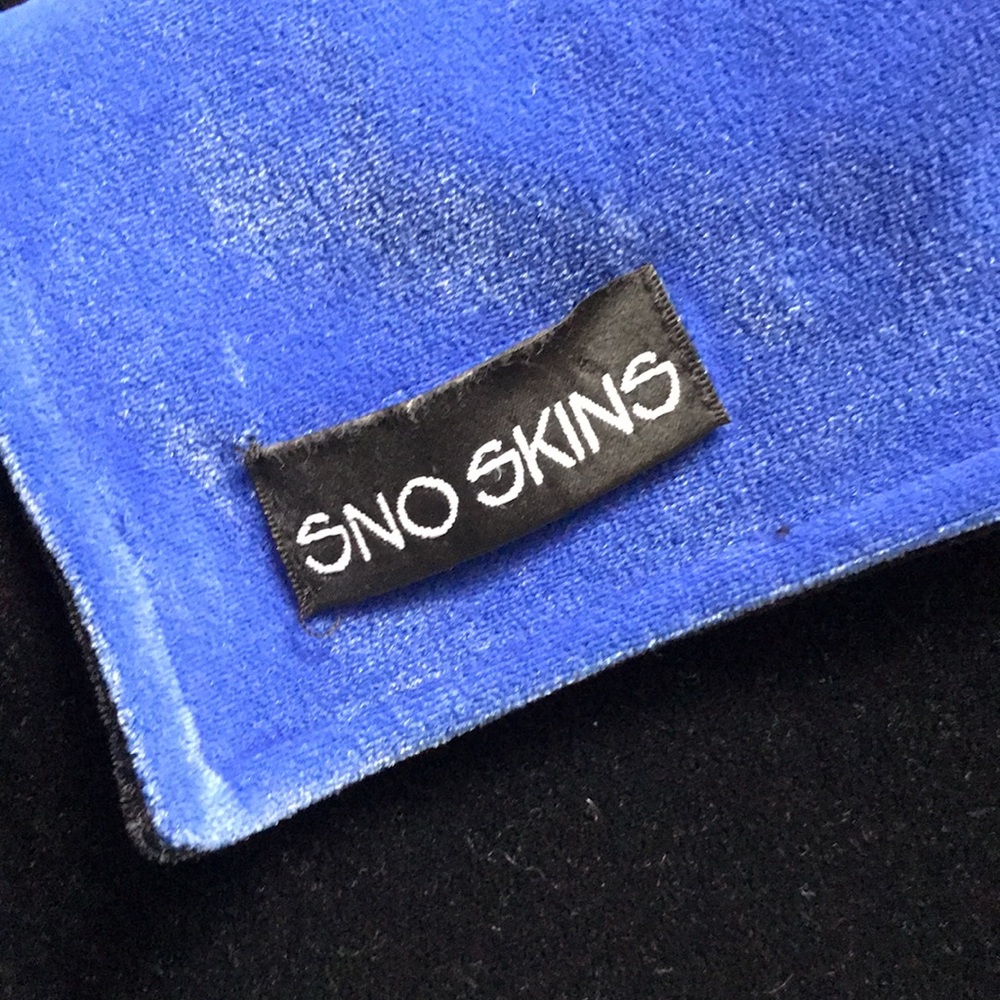 SnoSkins reversible velour vest and scarf - Picture 5 of 6